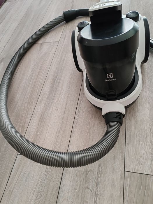 Vând aspiratoare  Electrolux, Philips