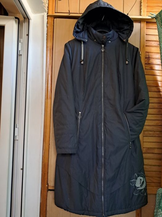 Продам куртки тёплые .