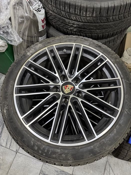 Porsche taycan balon