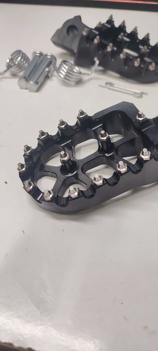Vând scărițe pentru YAMAHA
