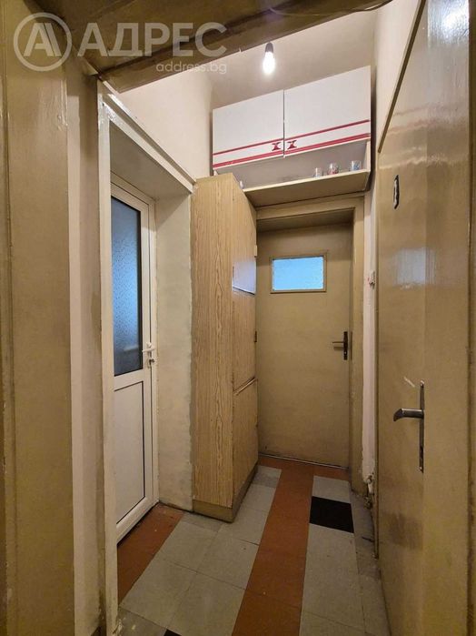 Тристаен апартамент, Център, 82 кв.м., ет. 2/4, тухла