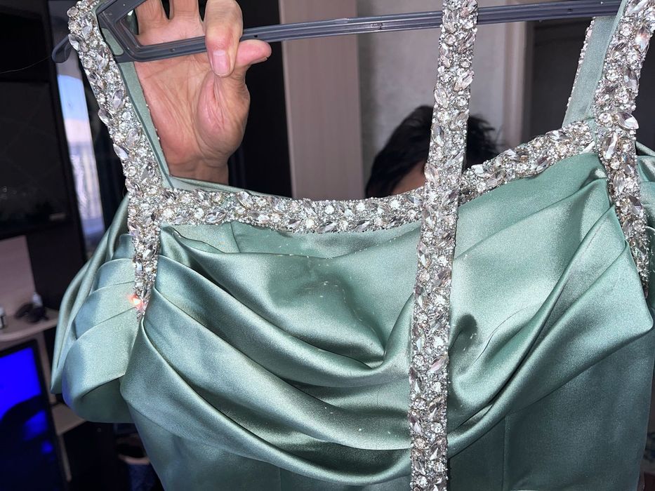 Продам нарядное платье