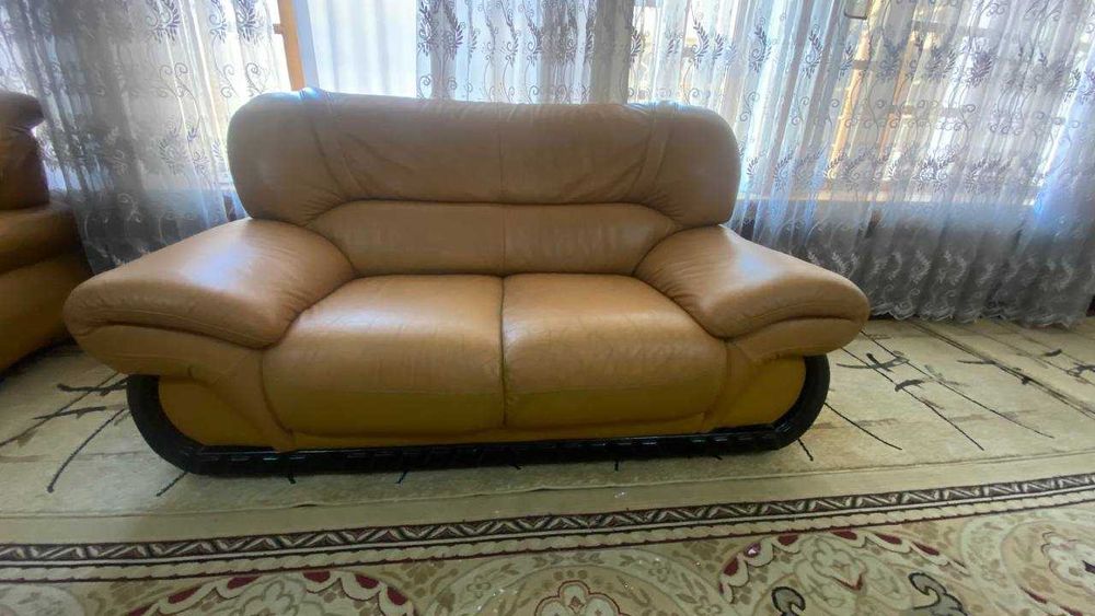 Диваны и кресла в комплекте. Состояние хорошее. Divan kreslo sotiladi.