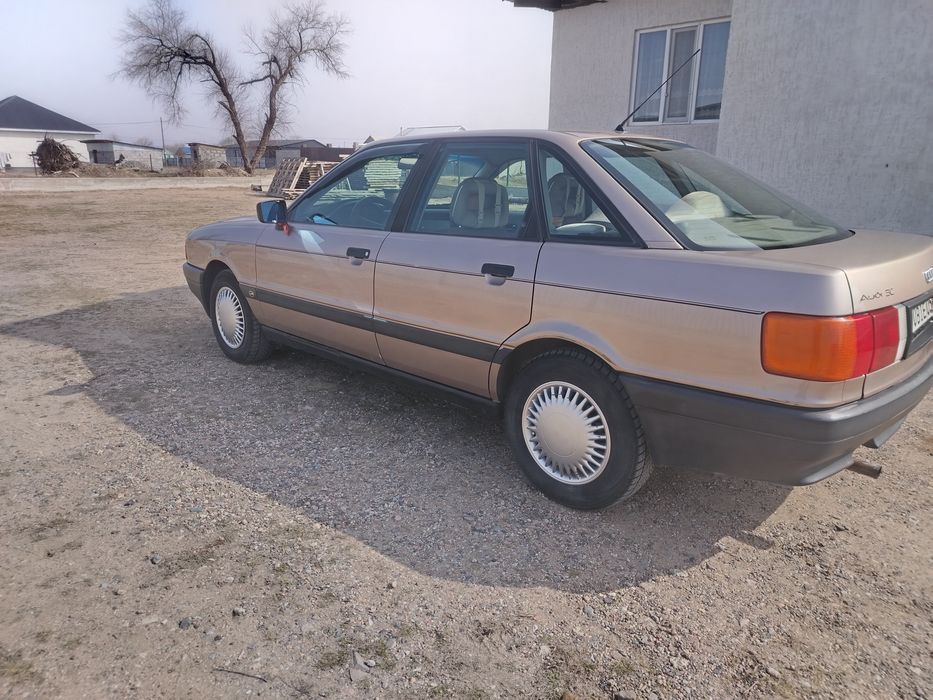 Audi 80 b3. 1.8 моно кпп Автомат