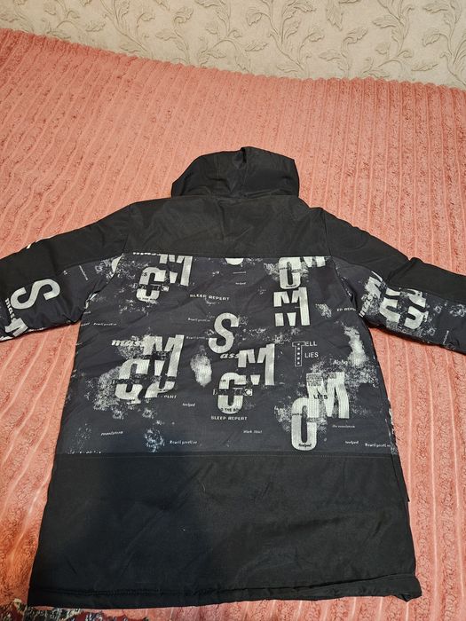 Продам детскую куртку