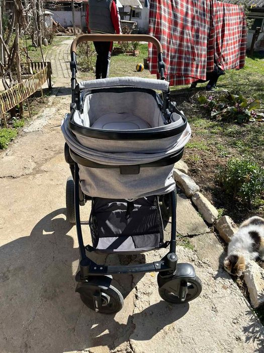 Бебешка количка Lorelli