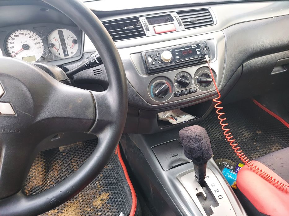 Митсубиси лансер