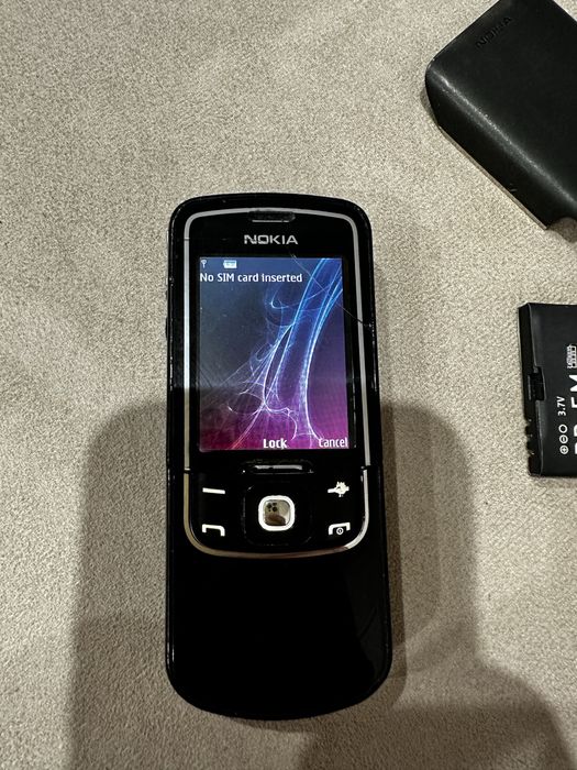 Nokia 8600 Luna (луна)