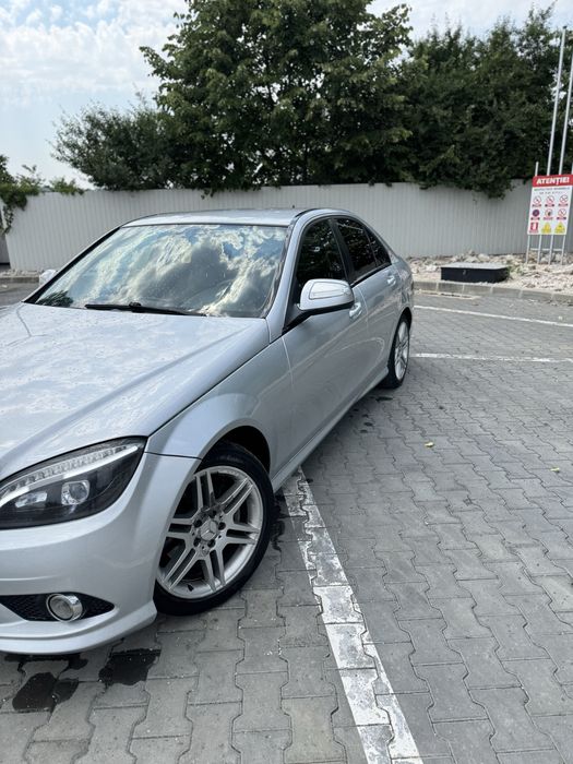 Vând Mercedes C class 2.2 CDI W204 170cp an 2007