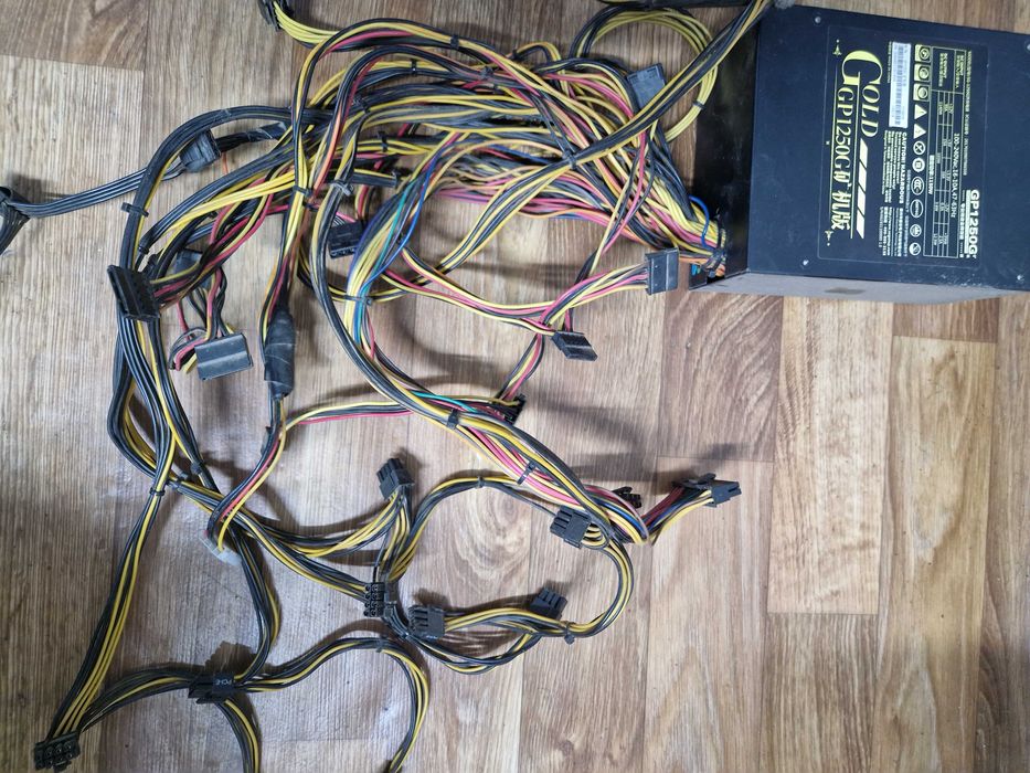 Vand sursa de alimentare  Segotep SG-1250G 1150W Gold