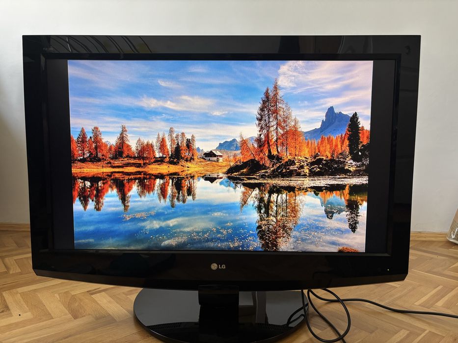 Televizor LG 37LF75 Full HD, Diagonala 37'