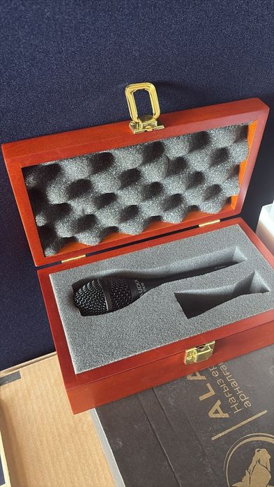 Два микрофона срочно