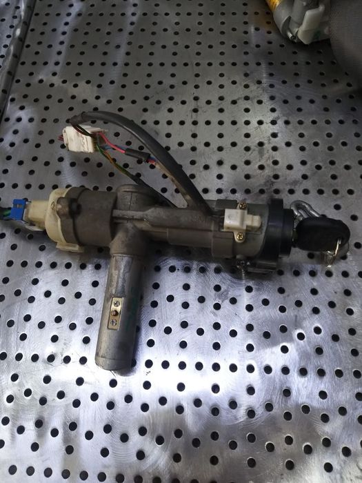 Contact auto cu cheie hyundai santa fe 1 sm 2002