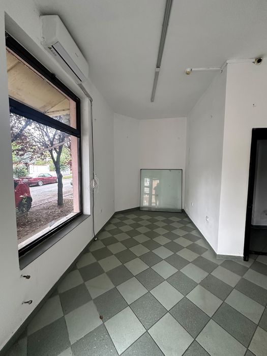 Inchiriez spatiu comercial