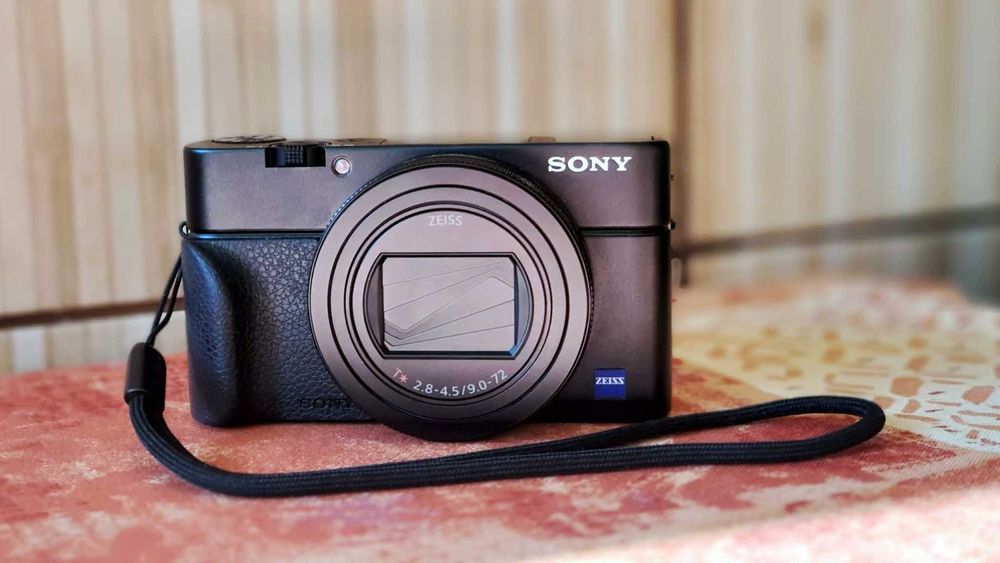 Sony Cyber-Shot RX100 M6 pachet complet, impecabil + accesorii