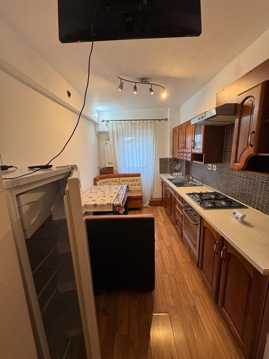 Inchiriez ap 3 camere