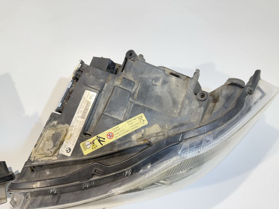 Продаваме ксенон фарове оборудвани за БМВ Е90 / BMW E90