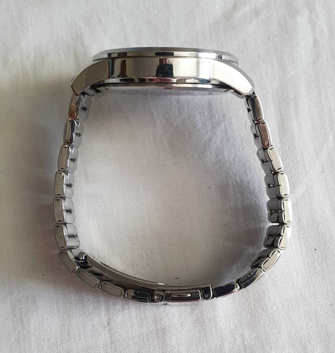 Часовник Lorus VX42