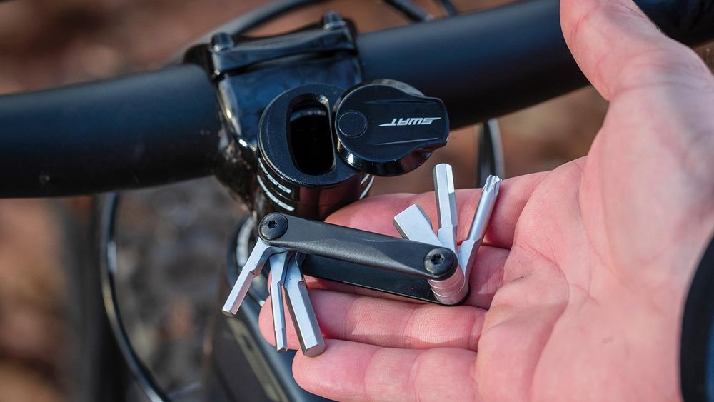 Multitool SWAT in pipa cu presa lant ca NOU specialized