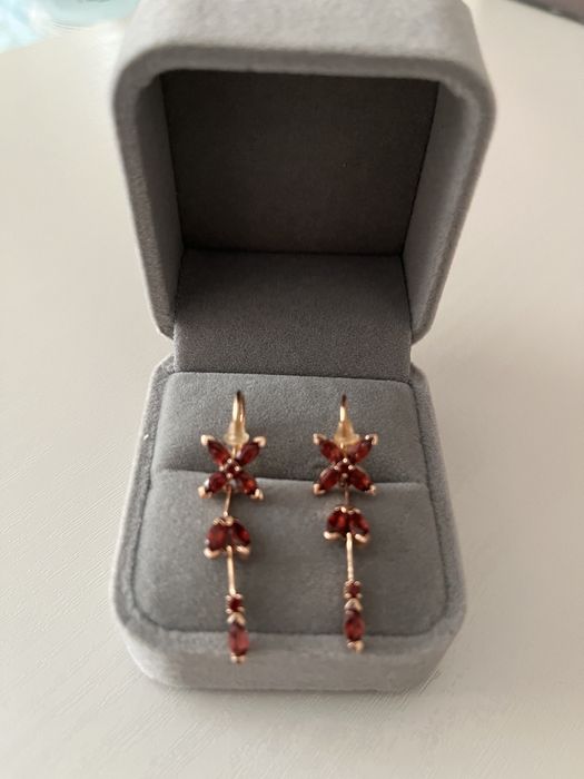 Золотые серьги висячие