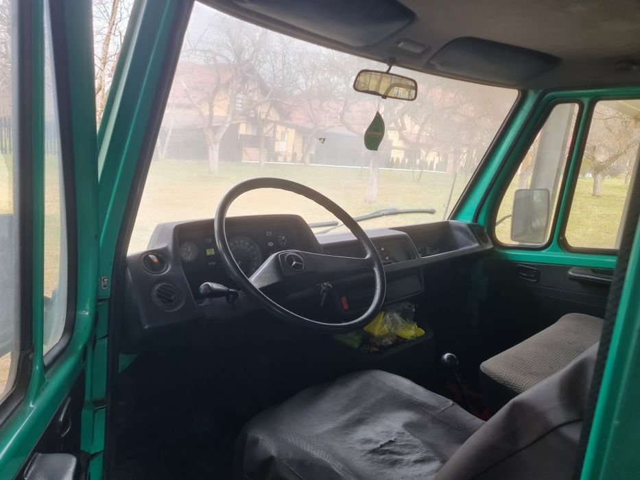Vand camioneta Mercedes 207d