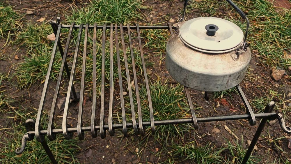 Gratar demontabil pentru drumetii