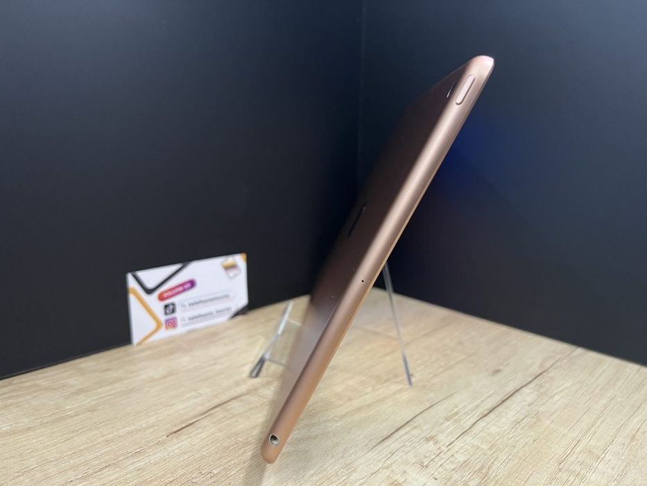 Ipad 8th 32Gb Gold Second-Hand Foarte Bun 2 ani garanție, Telefoane Mu