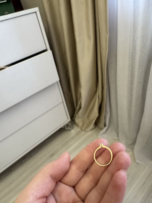 Кольцо с брилиантом