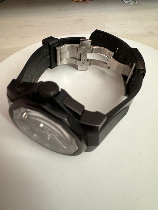 Продавам мъжки часовник Corum Admiral's Cup Black Challenge 44 Limited