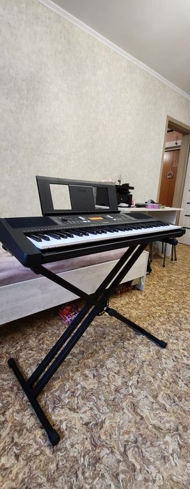 Yamaha PSR-E363 цифровой синтезатор с подставкой