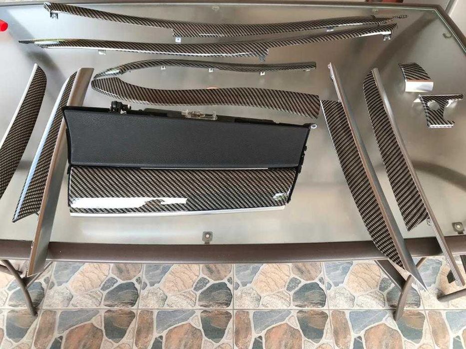 Vopsire trimuri auto-moto prin hidrotransfer.