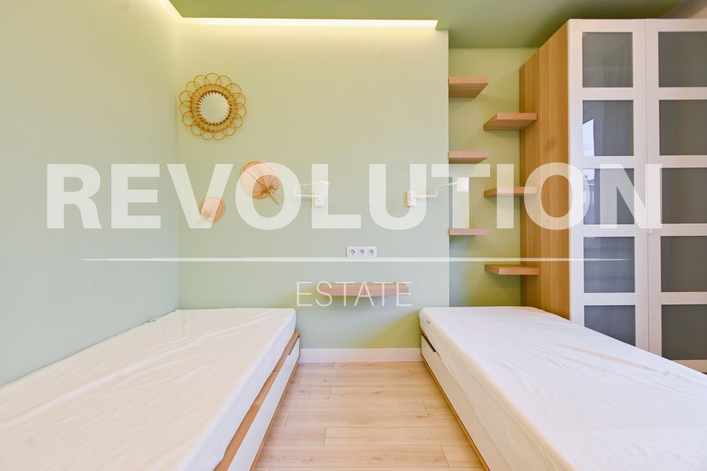 Дава се под наем Тристаен апартамент в София, Център - 90 кв.м за 1300 € - Снимка #7