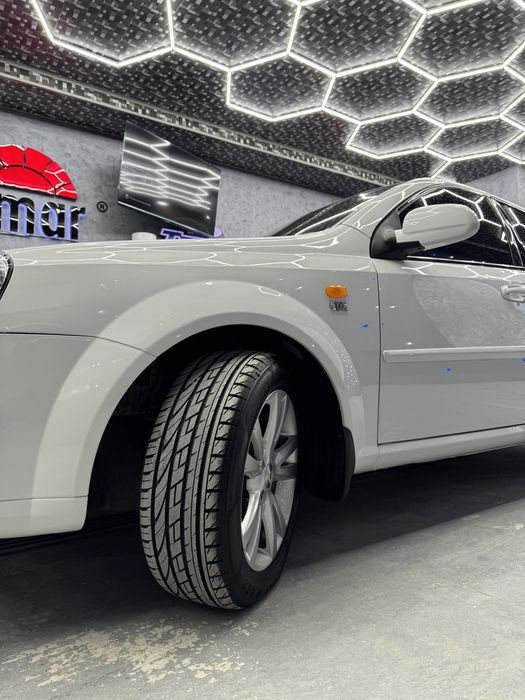 Lasetti 1.8 ideal holatda