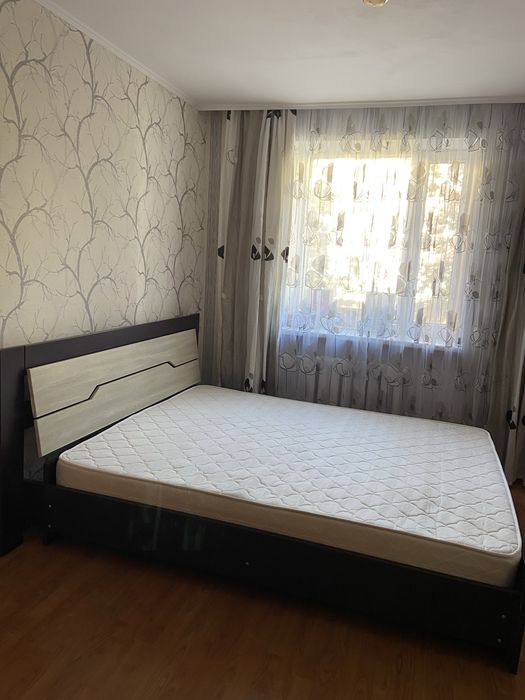 Кровать с матрасом