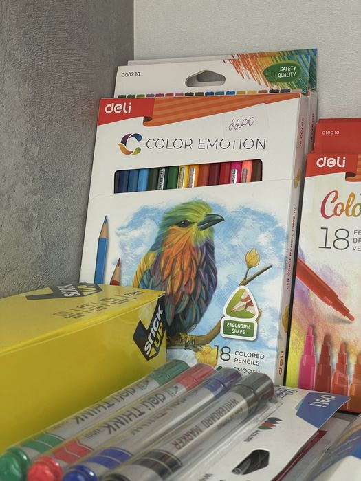 Канцтовары ручки тетради и тд