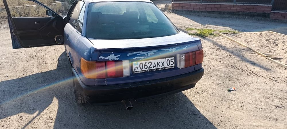 Продам машину Ауди 80 Б3