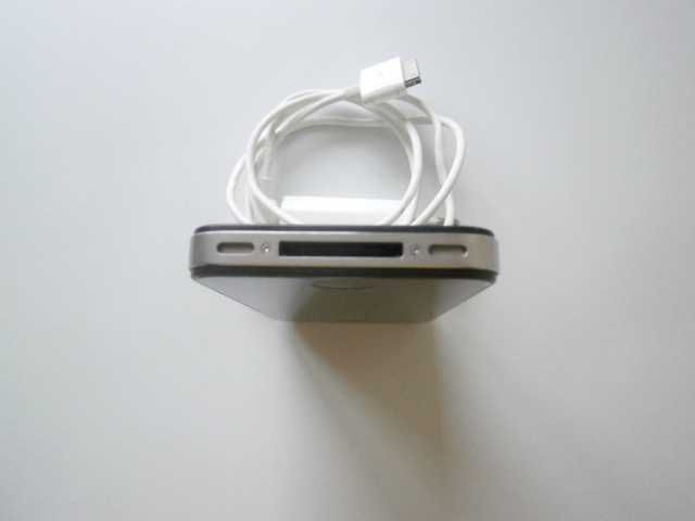 Apple iPhone 4s 64GB.