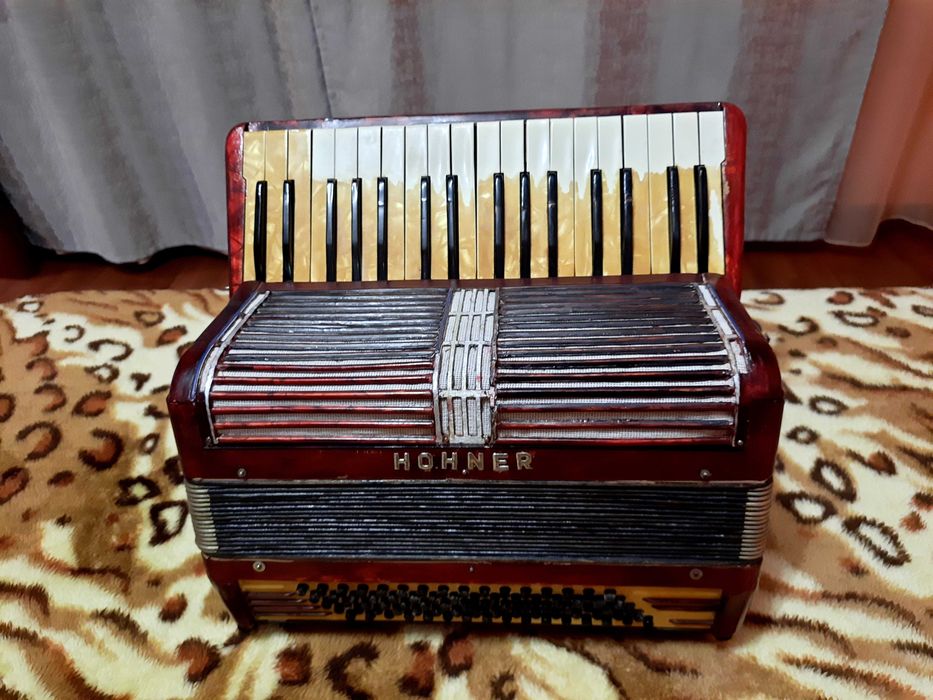 Acordeon Hohner Verdi 2 80 de bași în vergea