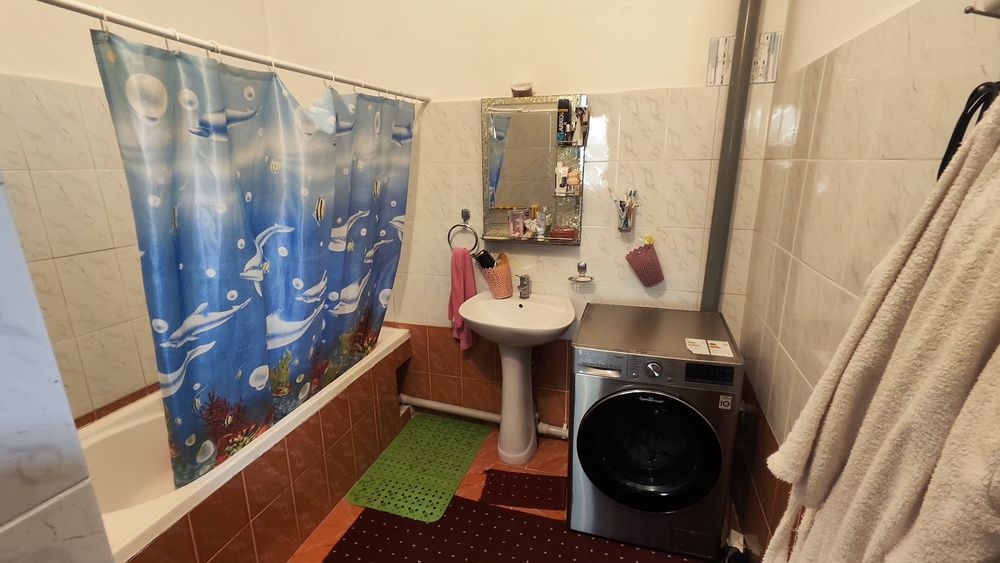 Kvartira 110 kv.m Shaxrisabz Med texnikum ro'parasida