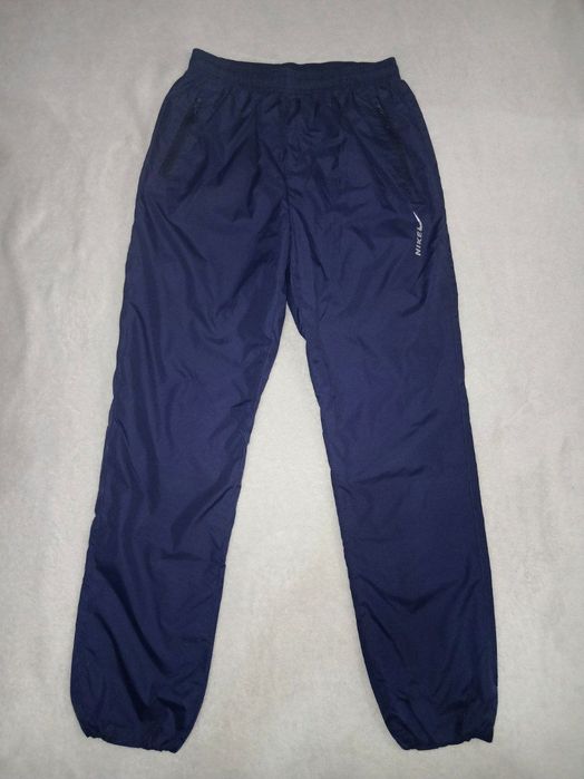 Лёгкие спортивные штаны от бренда Nike