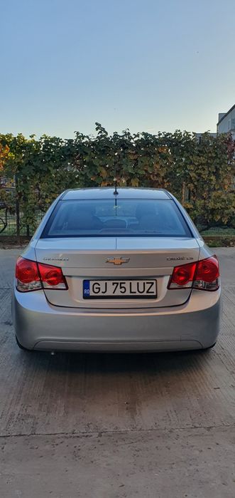 Vând Chevrolet Cruze