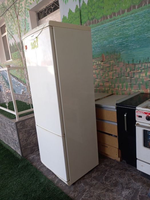 Холодильник в хорошем сост