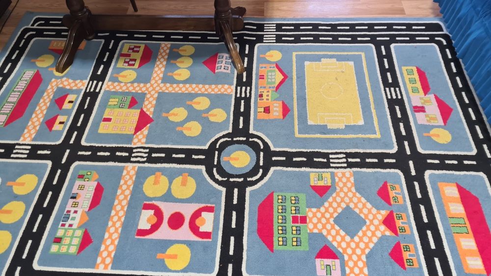 Ковер в детскую игровой