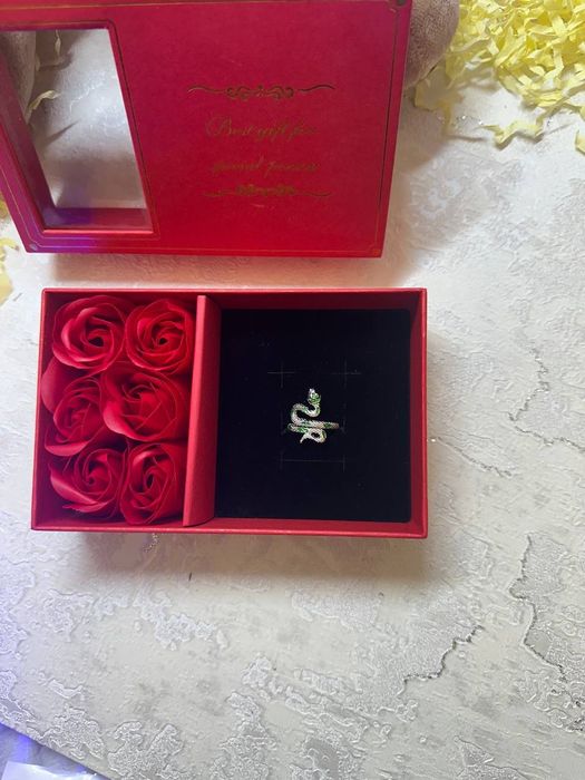 Sifatli bijuteriya
Zire, braslet, sipochka
Karobkada va karobkasiz sot