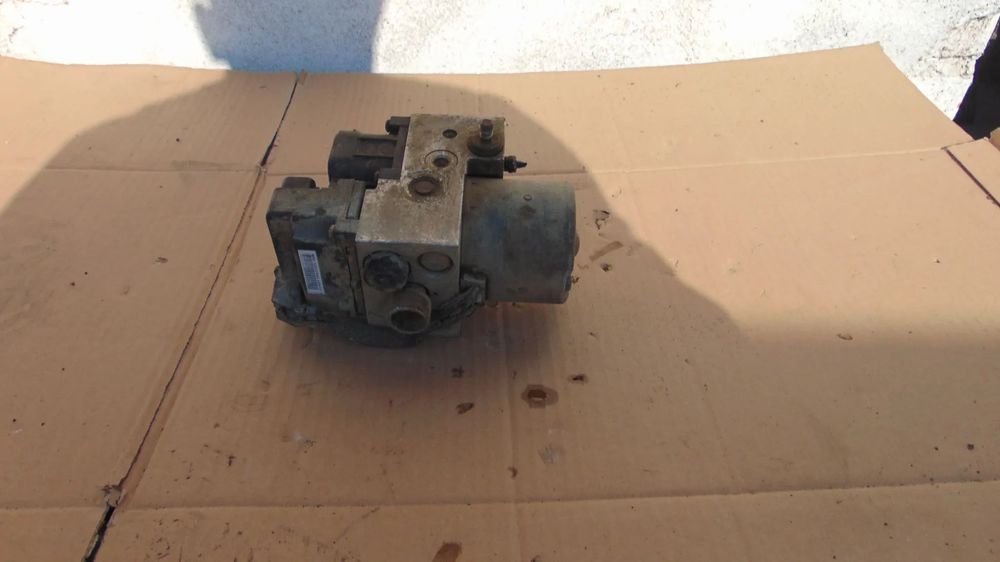 Pompa abs Nissan Navara D22 motor 2.5 cod 476603S410