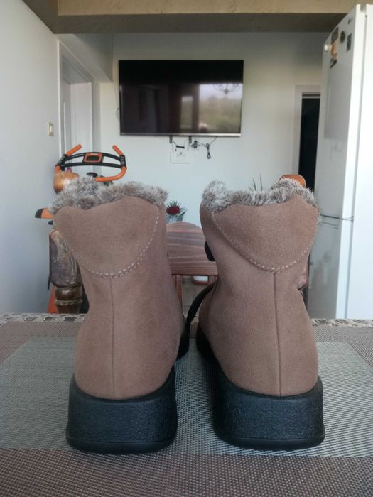 Класическа зимна бота.Нови.Немски.Коментар-цена.