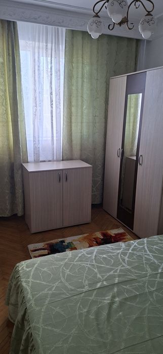 Inchiriez apartament 3camere SD rond 28  Alexandru cel Bun
