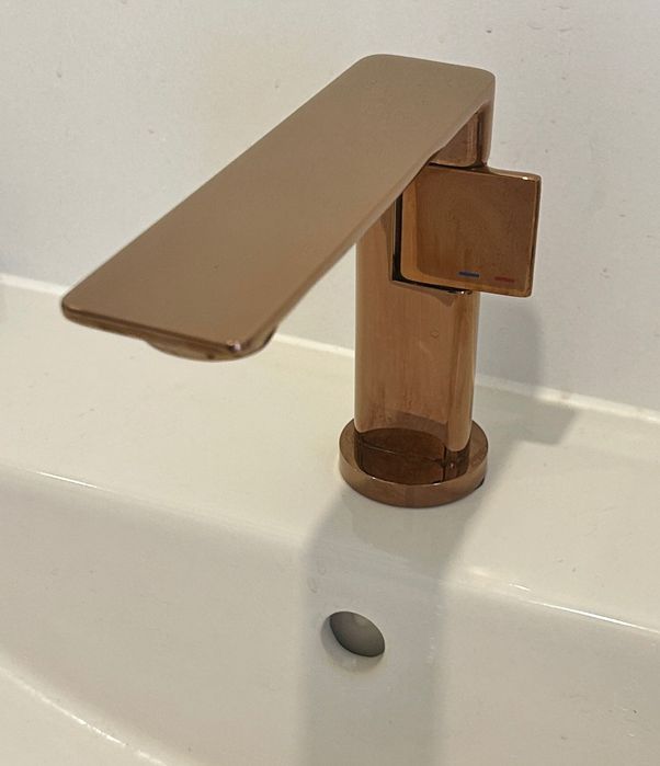 Стилен смесител батерия за баня розе