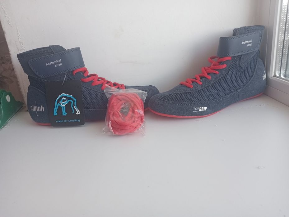 Спортивная обувь