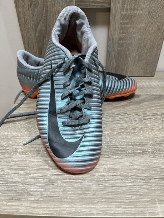 Crampoane Nike marimea 37,5